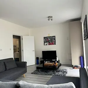 Apartment Modern Studio In The Heart Of Woolwich - 35 Minuets To Central, London